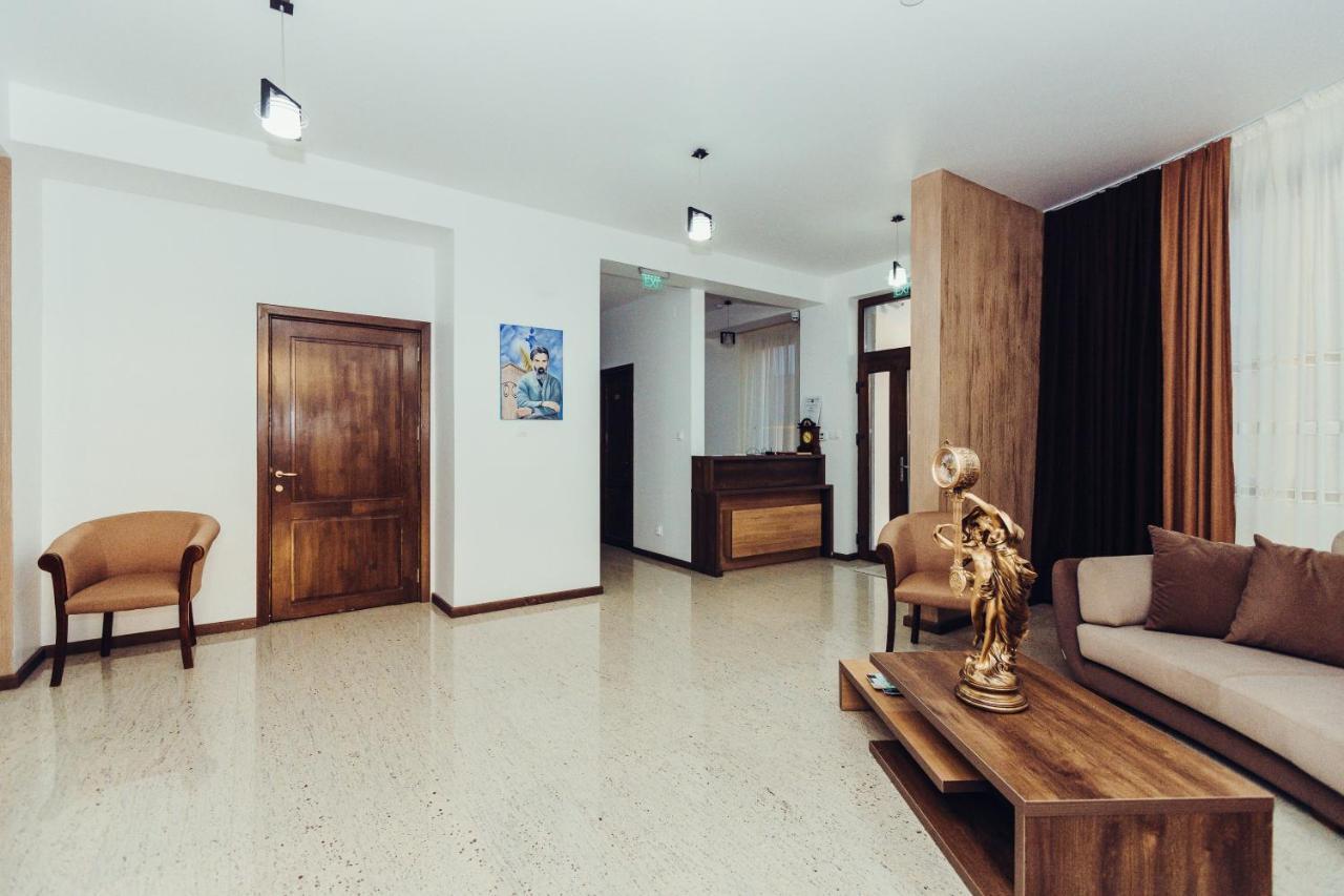 Pensiunea Casa Hortopan Târgu Jiu المظهر الخارجي الصورة